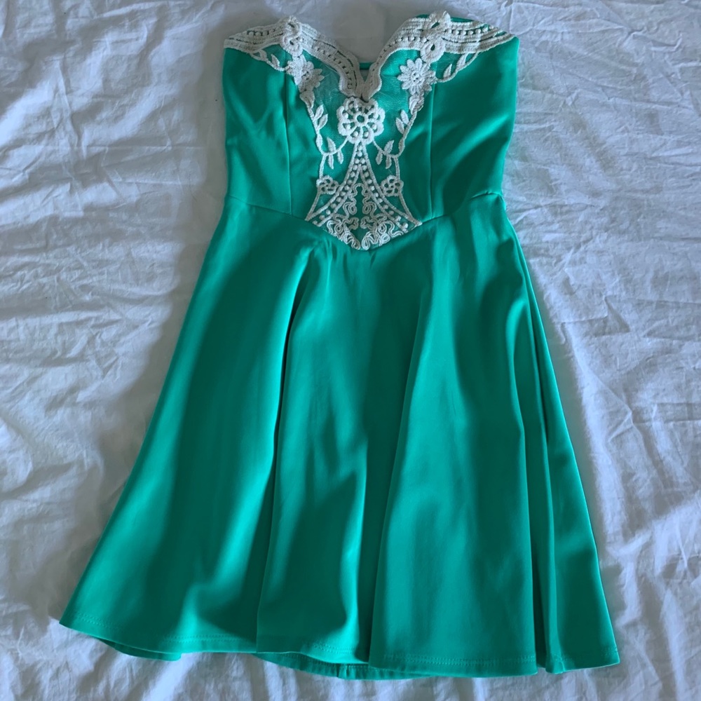 Strapless dress
